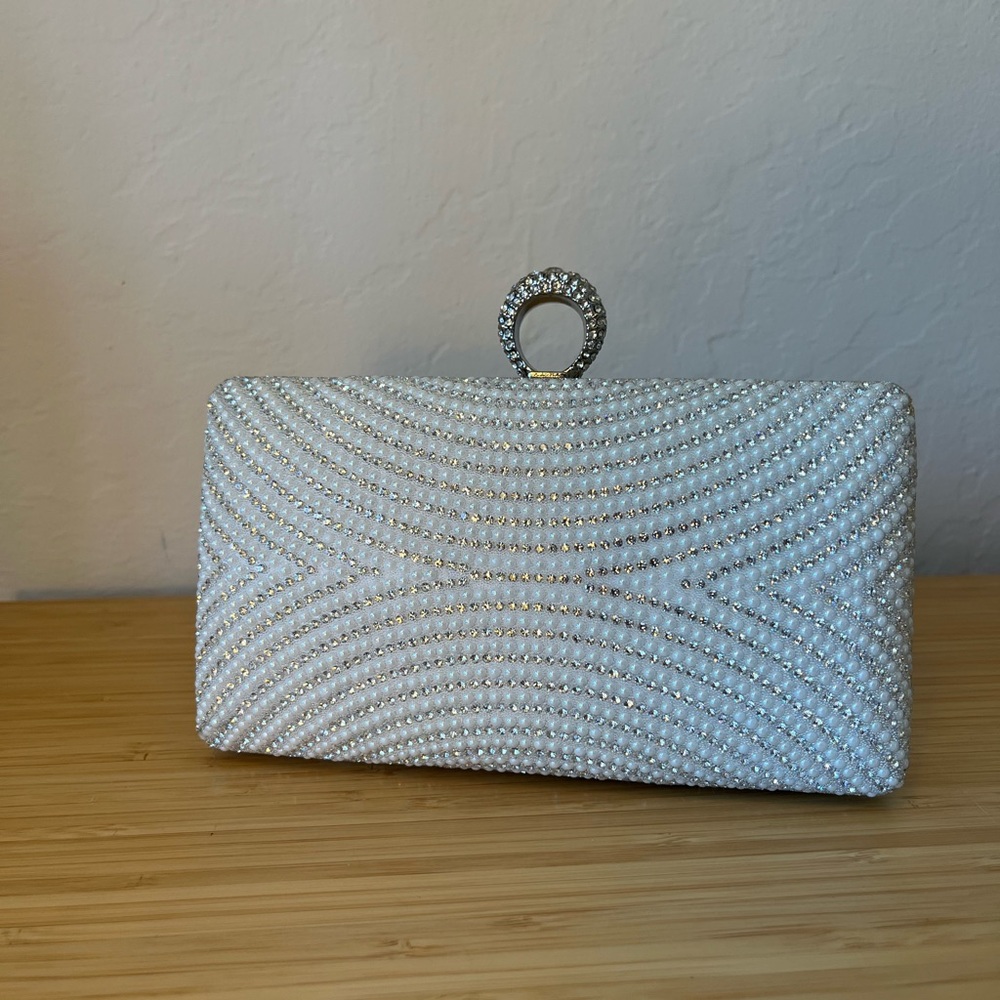 Elegant White Beaded Clutch